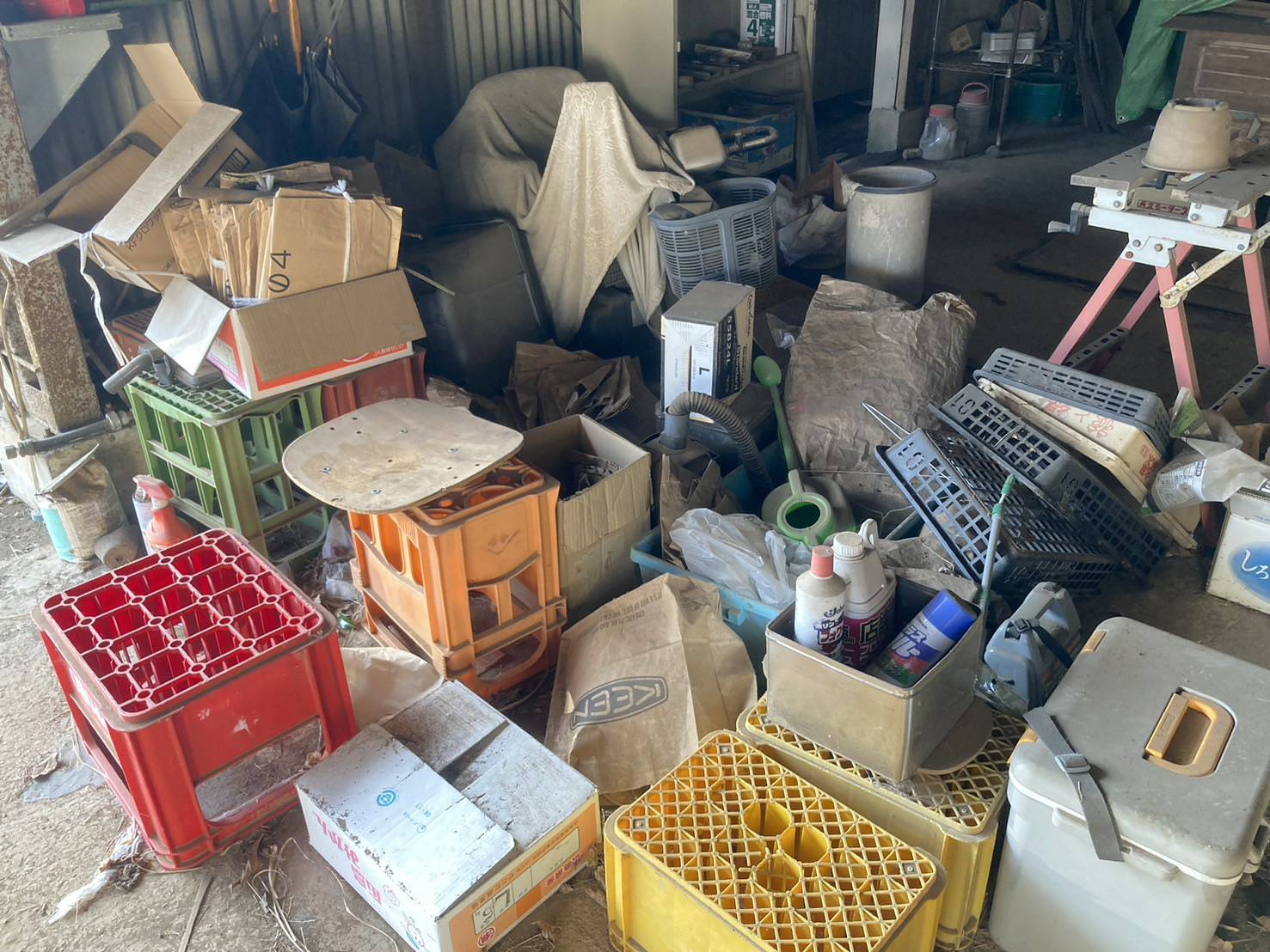 鴻巣市での大規模不用品回収と家屋解体